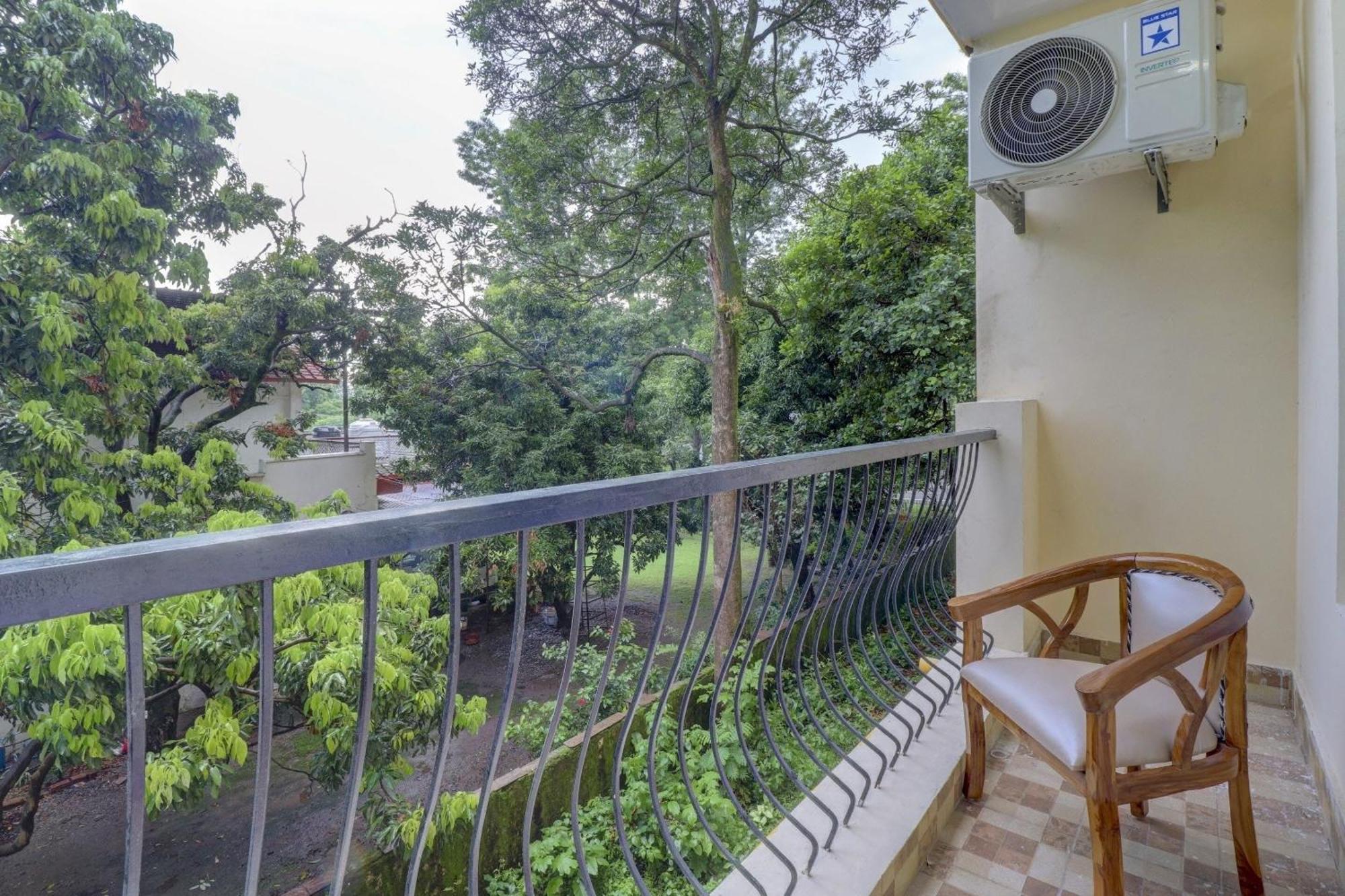 Super Capital O Crestwood Inn Dehradun Exterior foto